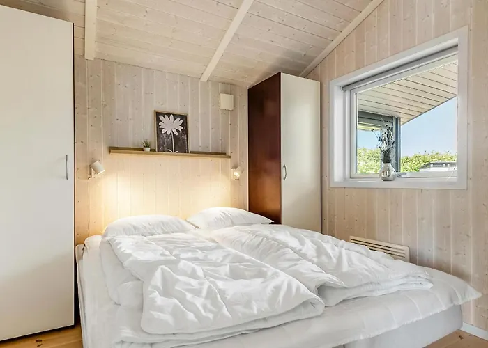 In - With Sauna بيت للعطل