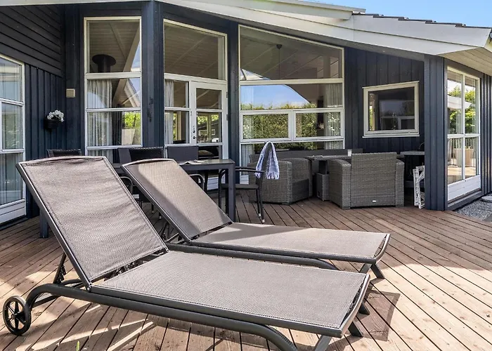 In - With Sauna بيت للعطل *